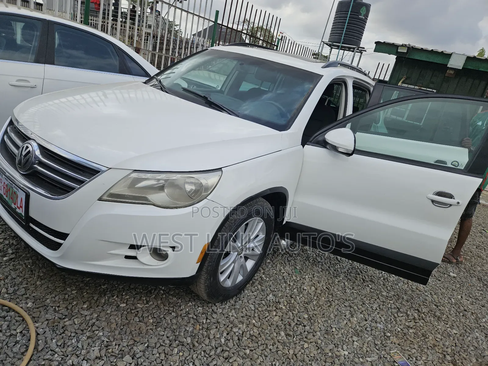 Volkswagen Tiguan SE 4Motion 2010 White