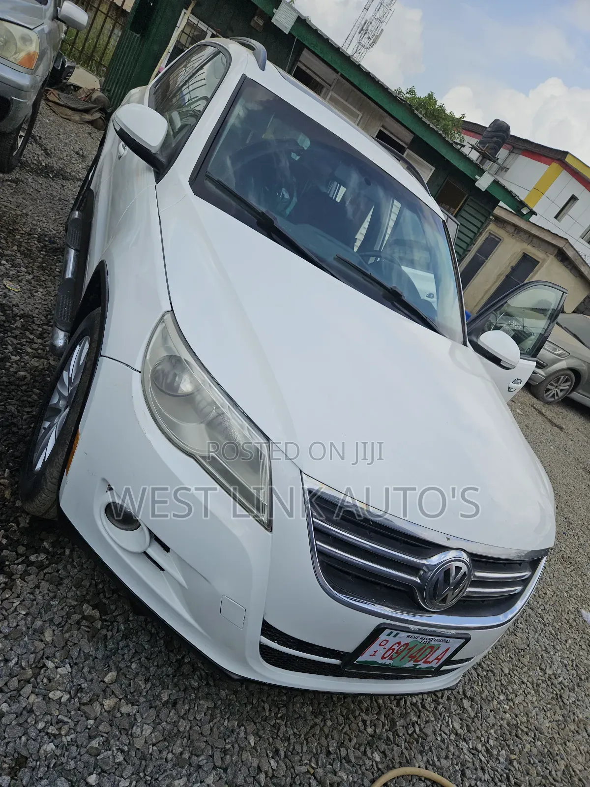 Volkswagen Tiguan SE 4Motion 2010 White