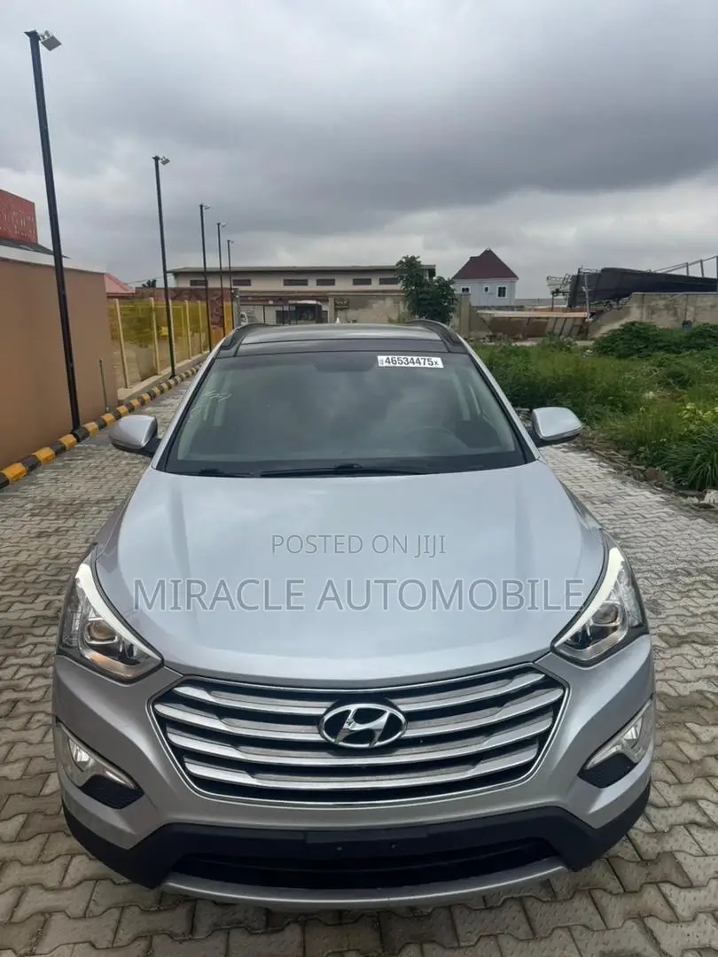 Hyundai Santa Fe Limited 4dr SUV AWD (3.3L 6cyl 6A) 2015 Silver