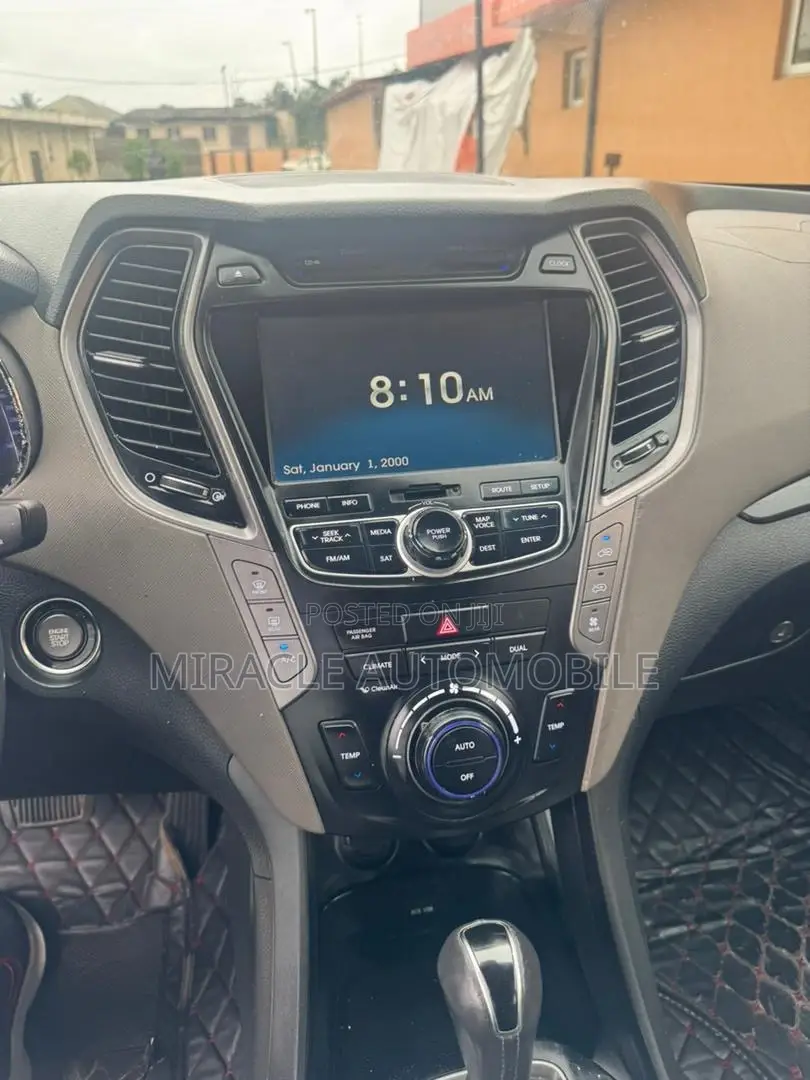 Hyundai Santa Fe Limited 4dr SUV AWD (3.3L 6cyl 6A) 2015 Silver