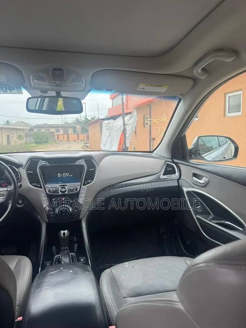 Hyundai Santa Fe Limited 4dr SUV AWD (3.3L 6cyl 6A) 2015 Silver