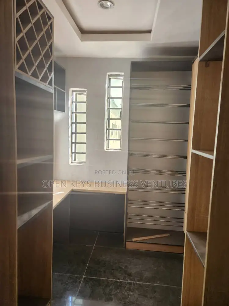 Furnished 4bdrm Duplex in Adenuga Street, Bodija for sale