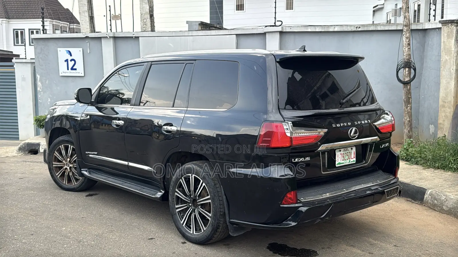 Lexus LX 570 2010 Black