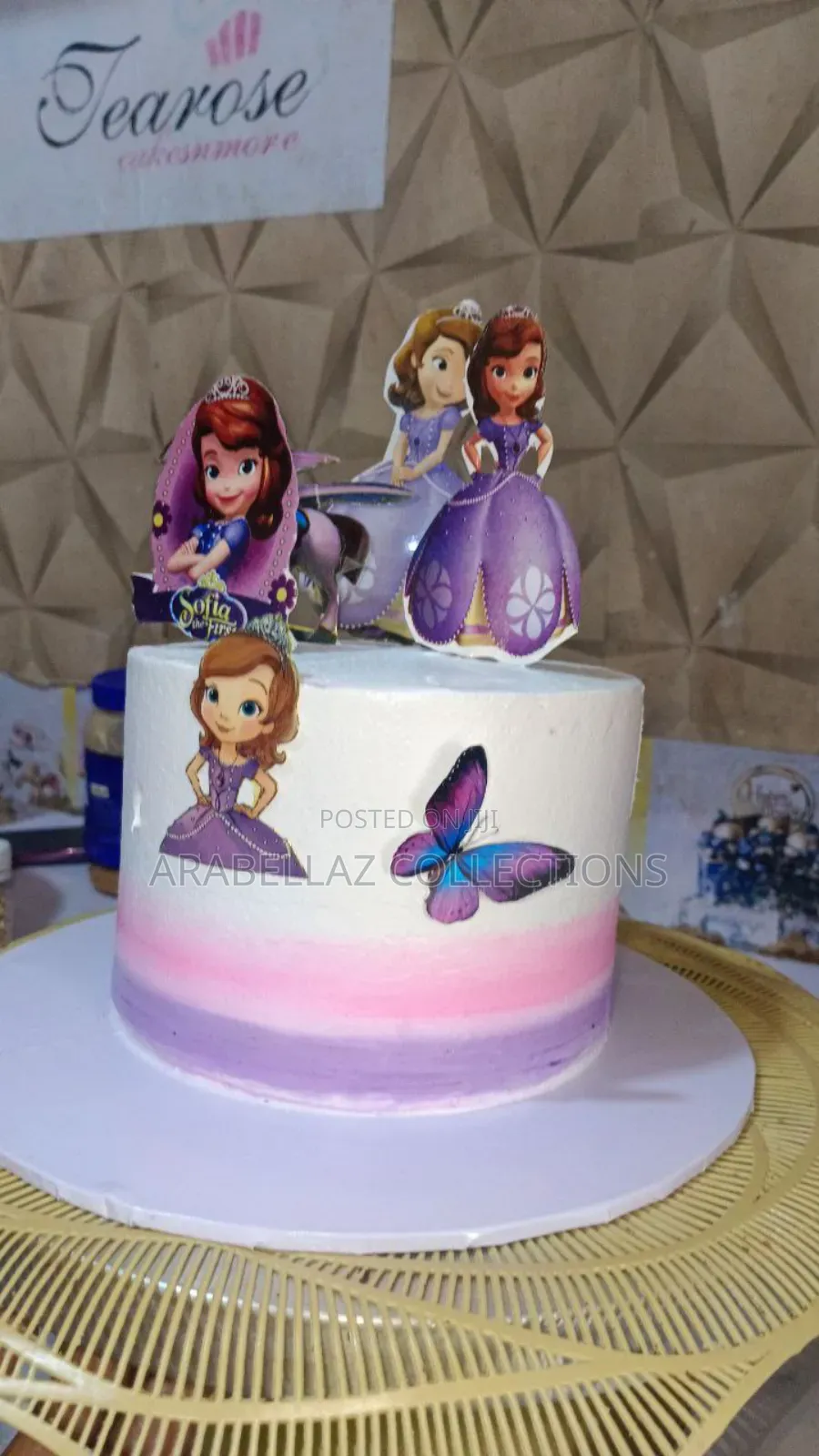 Different Cakes Available in Different Sizes