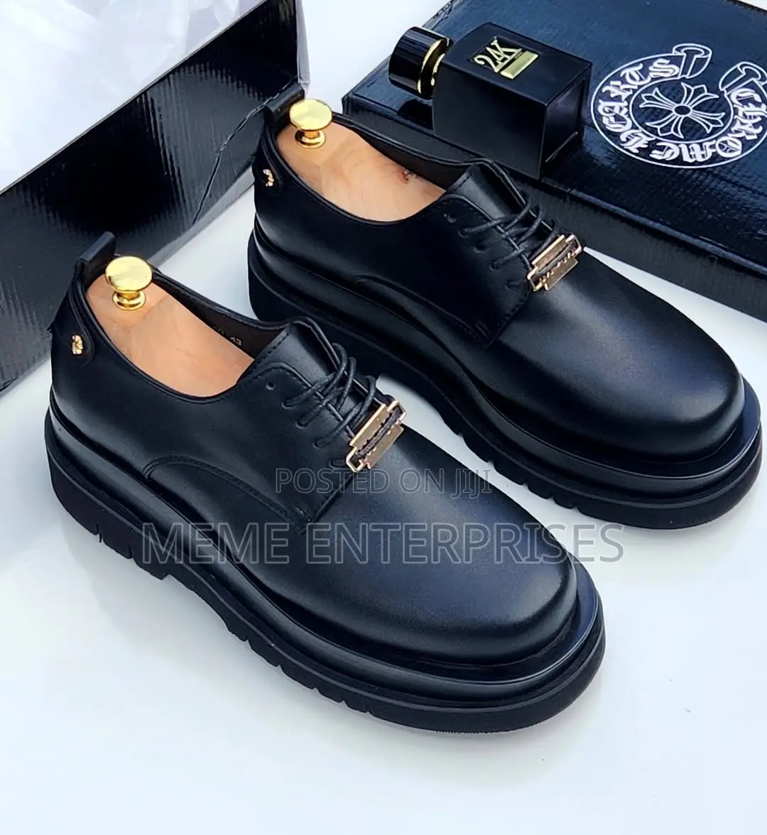 Shiny Laced Shoe :