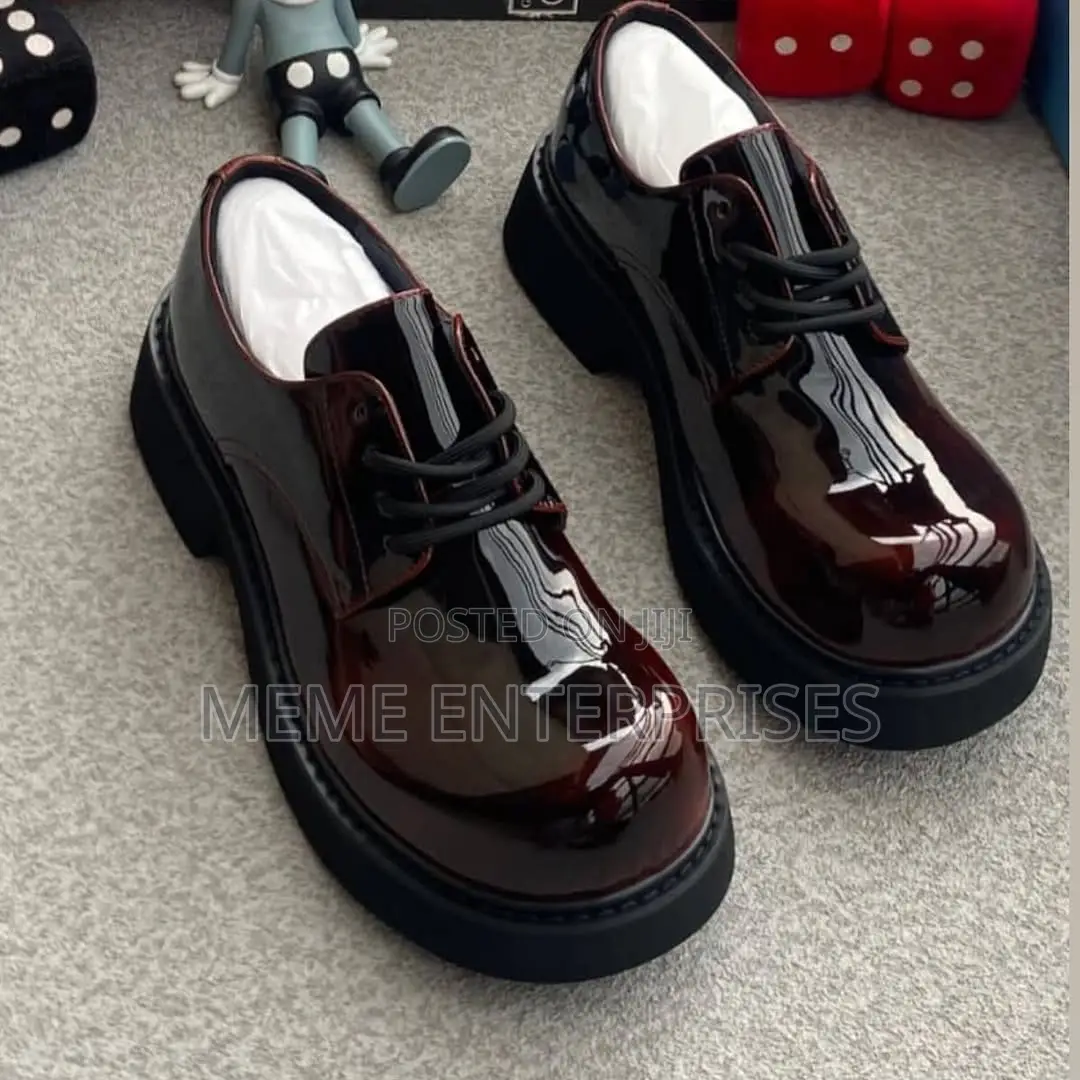 Shiny Laced Shoe :