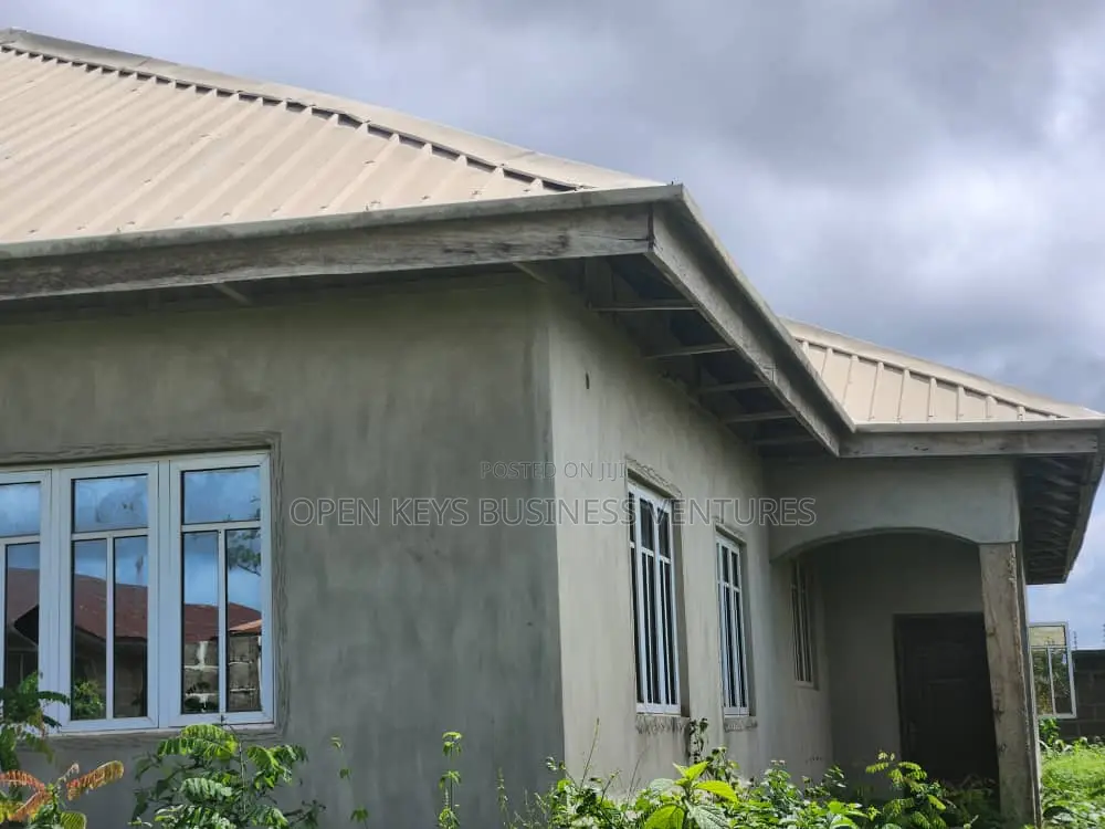 3bdrm Bungalow in Orisunbare, Wire And, Apata for sale