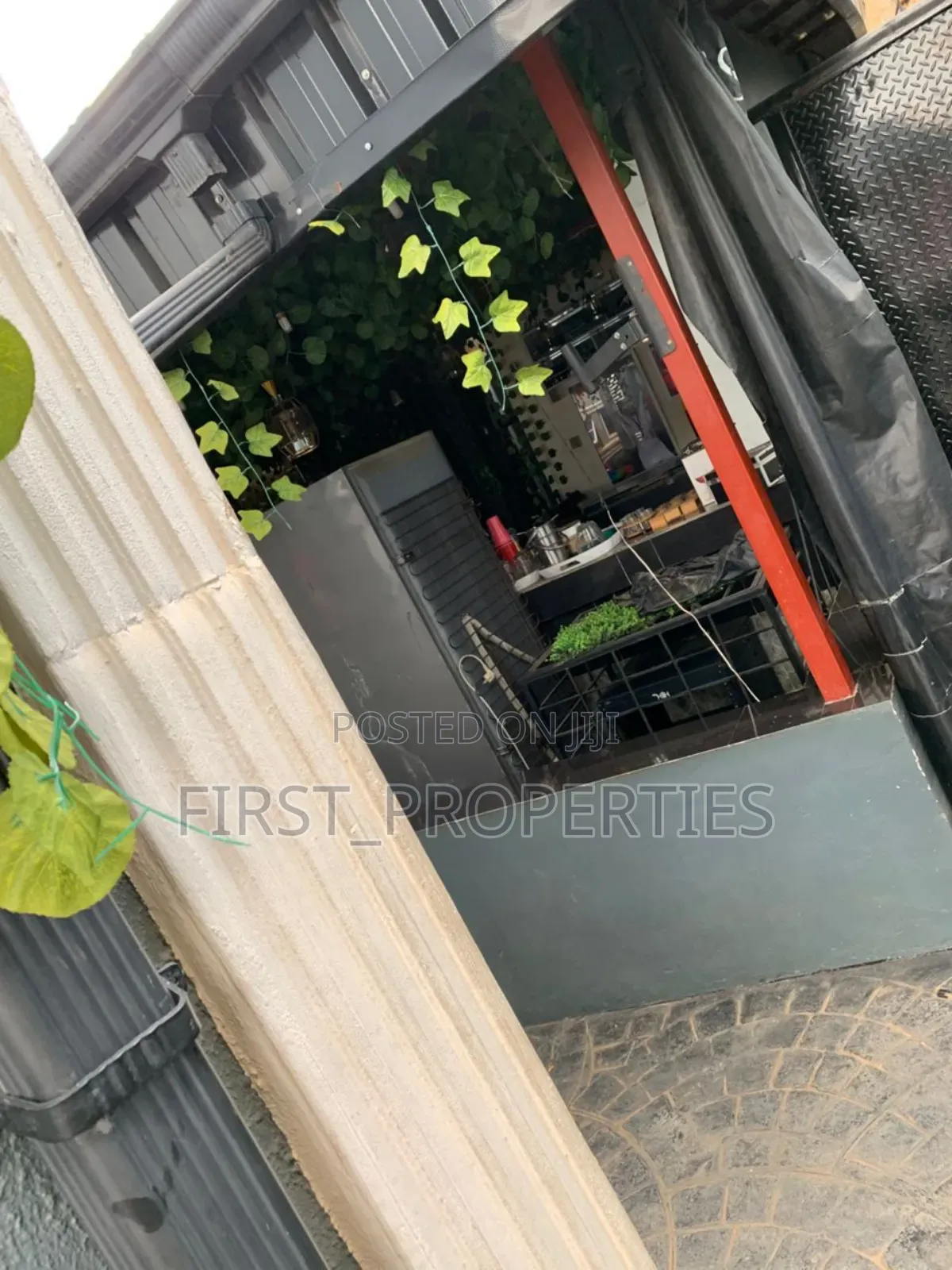 Furnished 12bdrm Apartment in Orita Challenge for sale