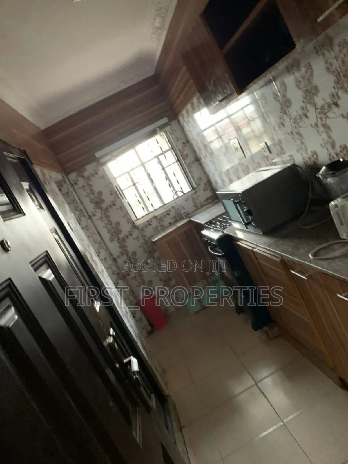 Furnished 12bdrm Apartment in Orita Challenge for sale