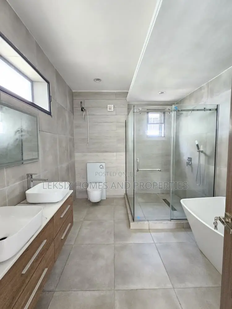 5bdrm Duplex in A Well Secured, Ikate for sale