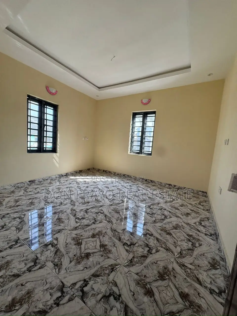 12bdrm Block of Flats in Akala Akobo Estate for sale