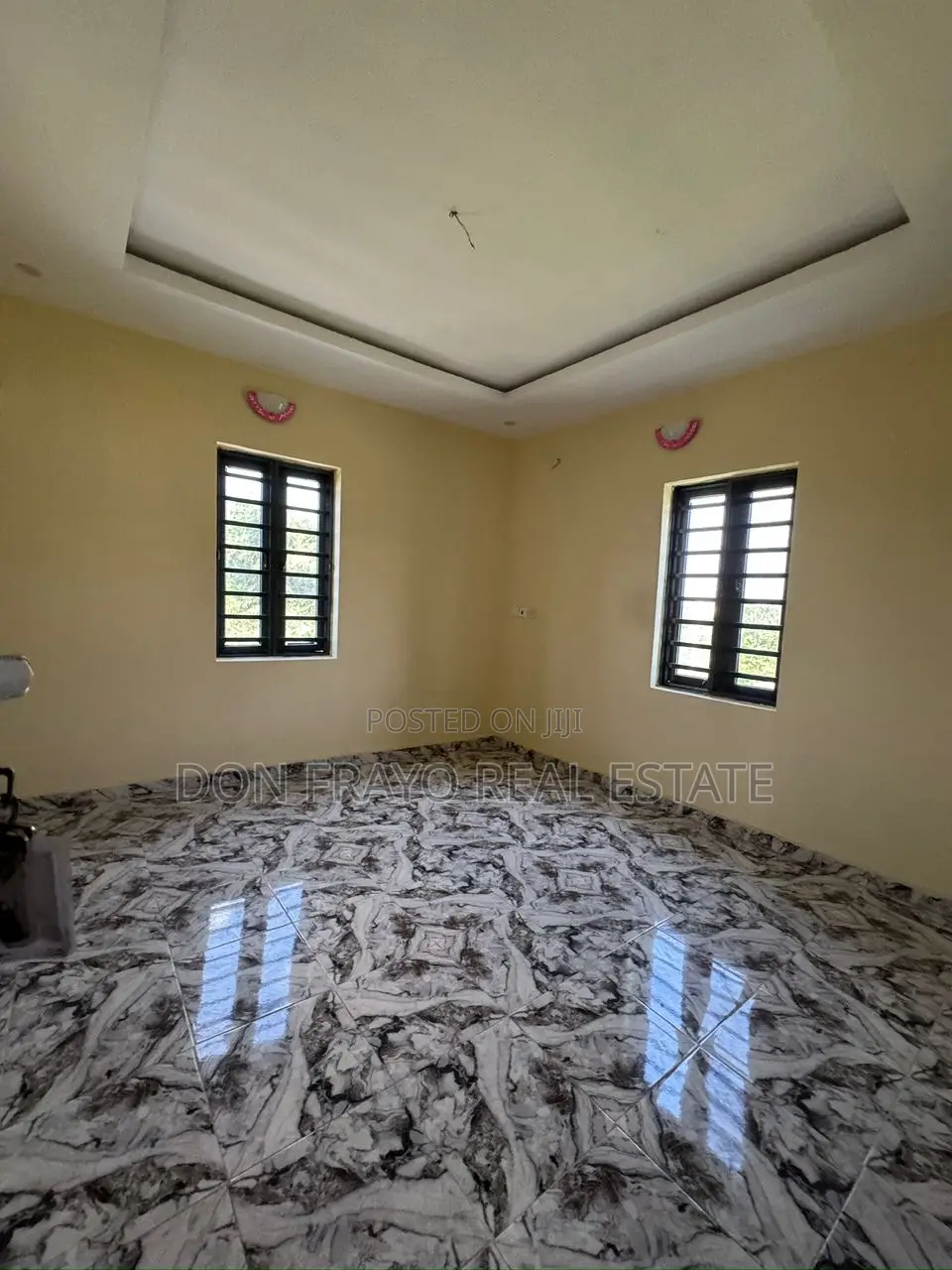 12bdrm Block of Flats in Akala Akobo Estate for sale