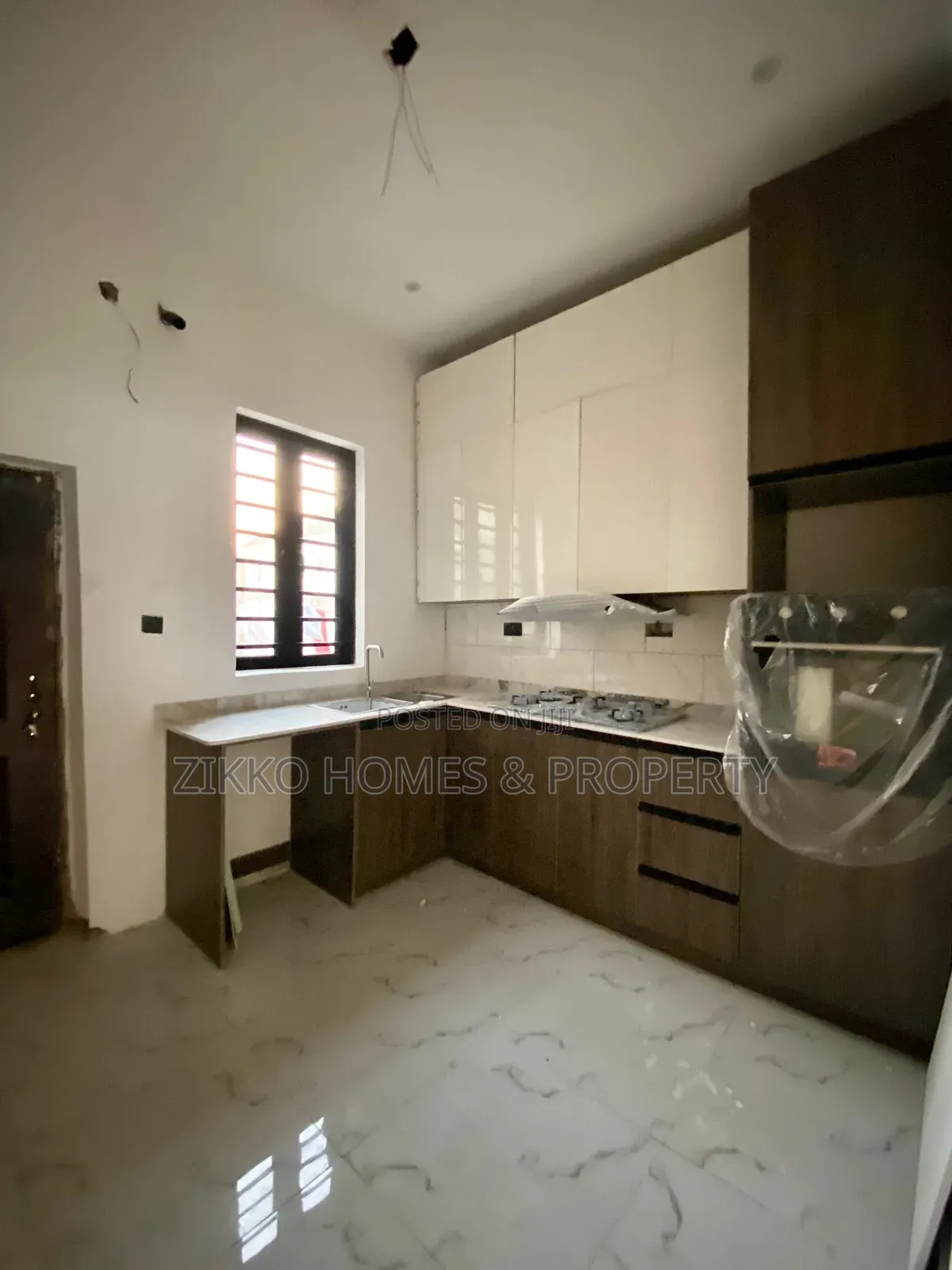 4bdrm Townhouse/Terrace in Orchid Road, Lekki for sale
