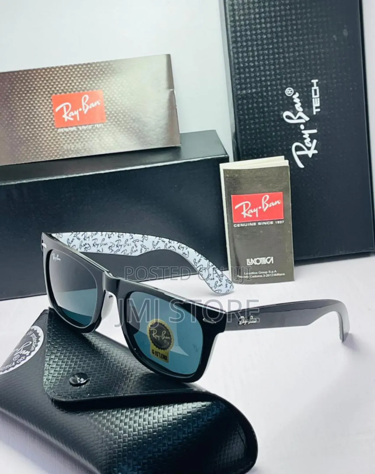 Signature Ray Ban Glass