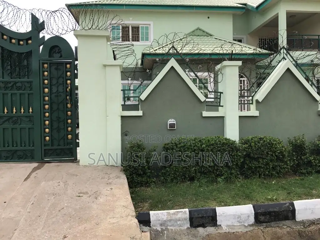 5bdrm Duplex in Gwarimpa Estate,Fct, Gwarinpa for sale