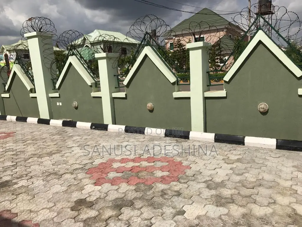 5bdrm Duplex in Gwarimpa Estate,Fct, Gwarinpa for sale