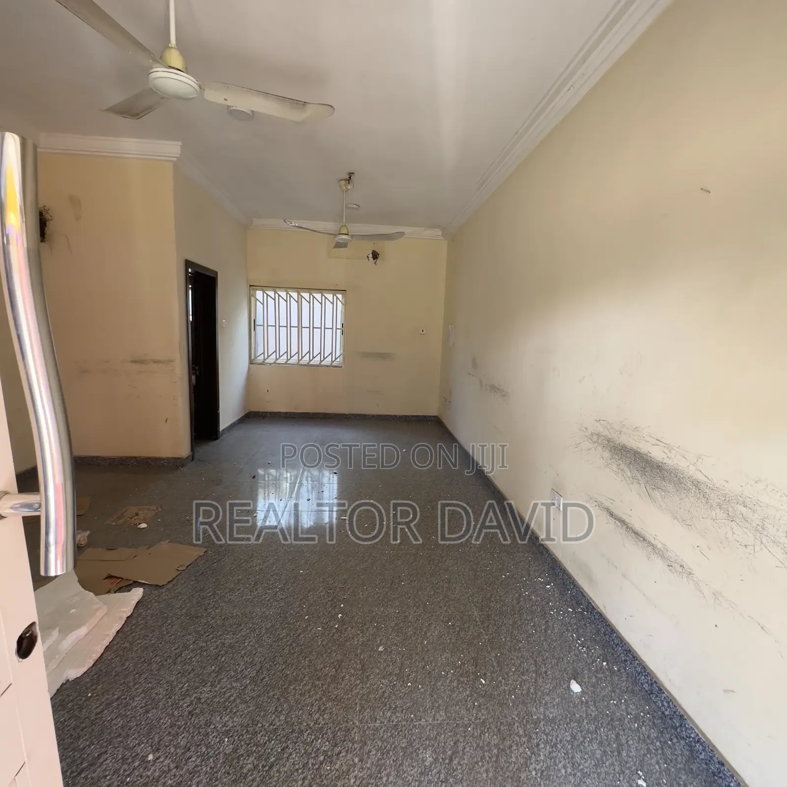 20bdrm Villa in Zone 1 / Wuse for sale