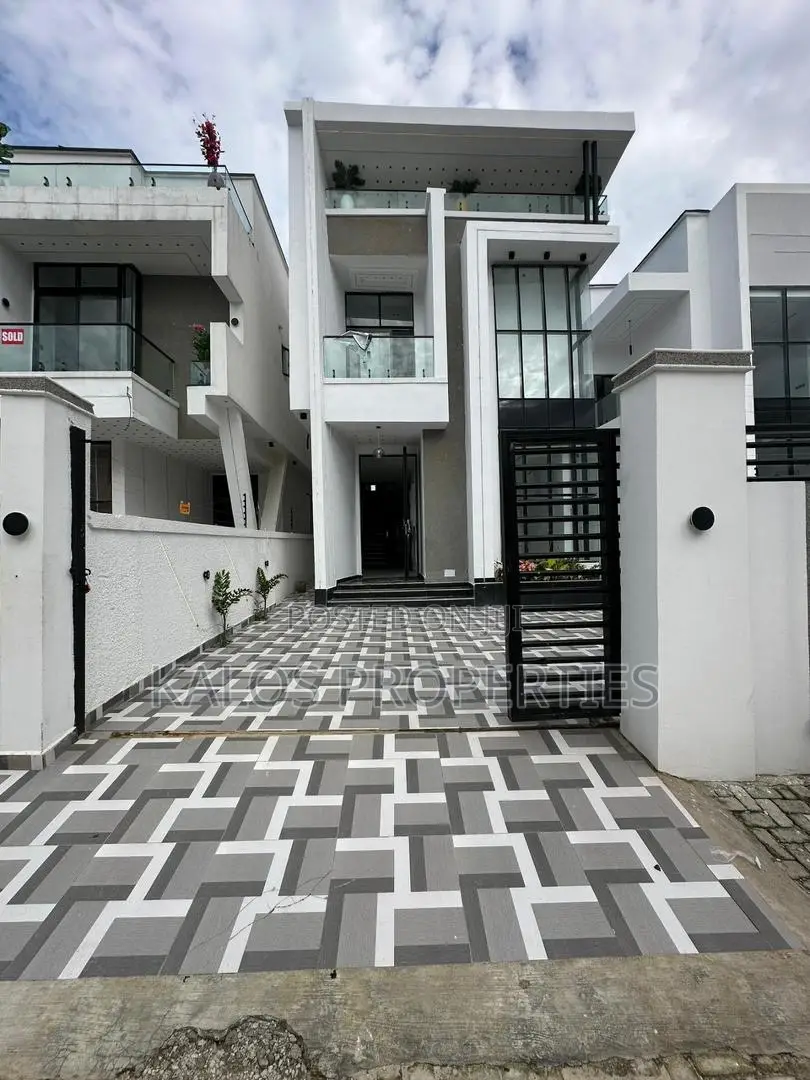 5bdrm Duplex in Lekki Palms City, Ado / Ajah for sale