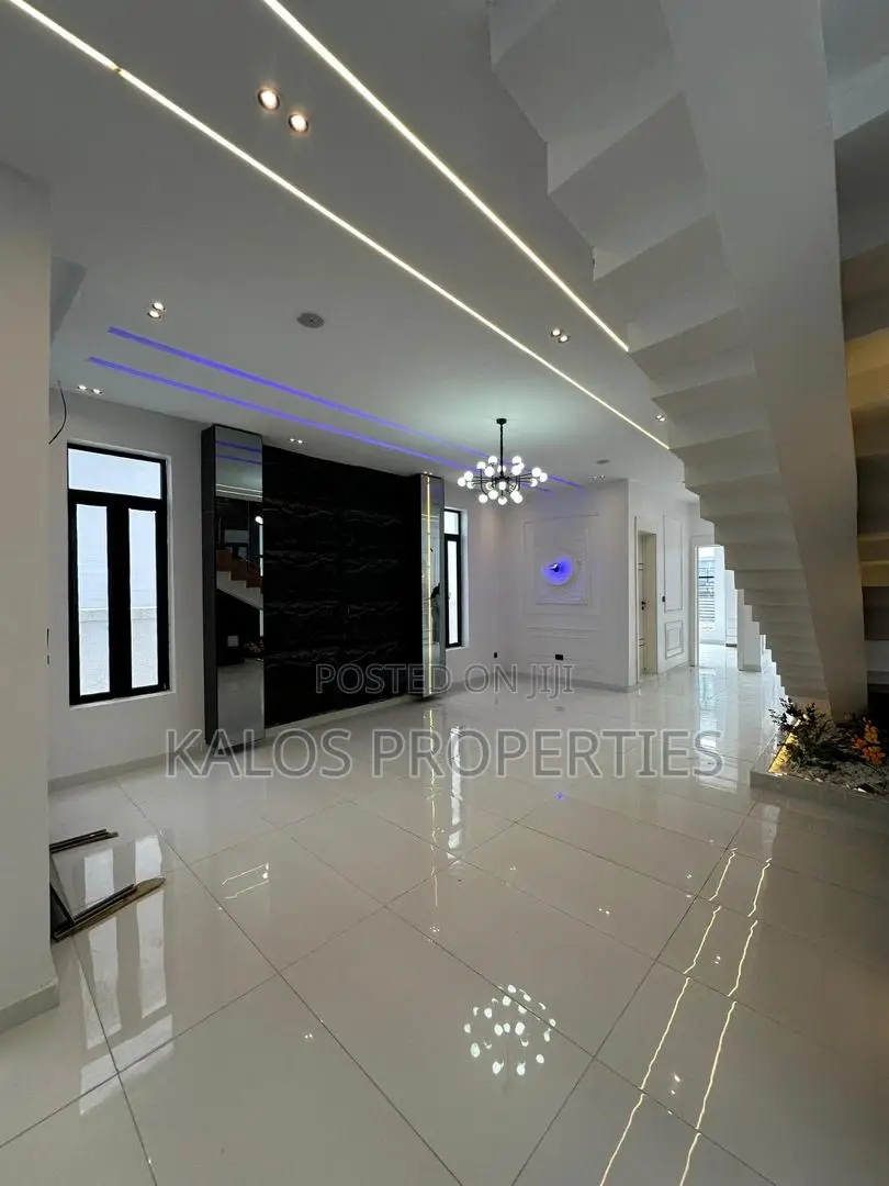 5bdrm Duplex in Lekki Palms City, Ado / Ajah for sale