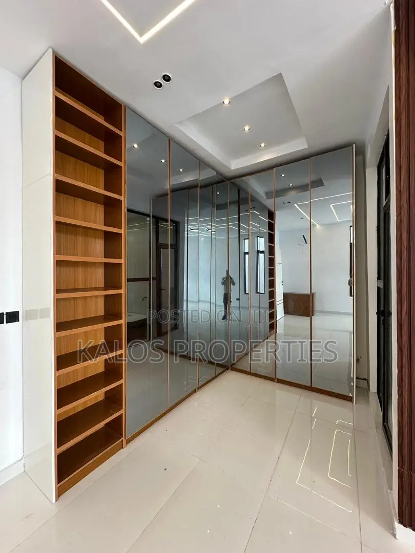 5bdrm Duplex in Lekki Palms City, Ado / Ajah for sale