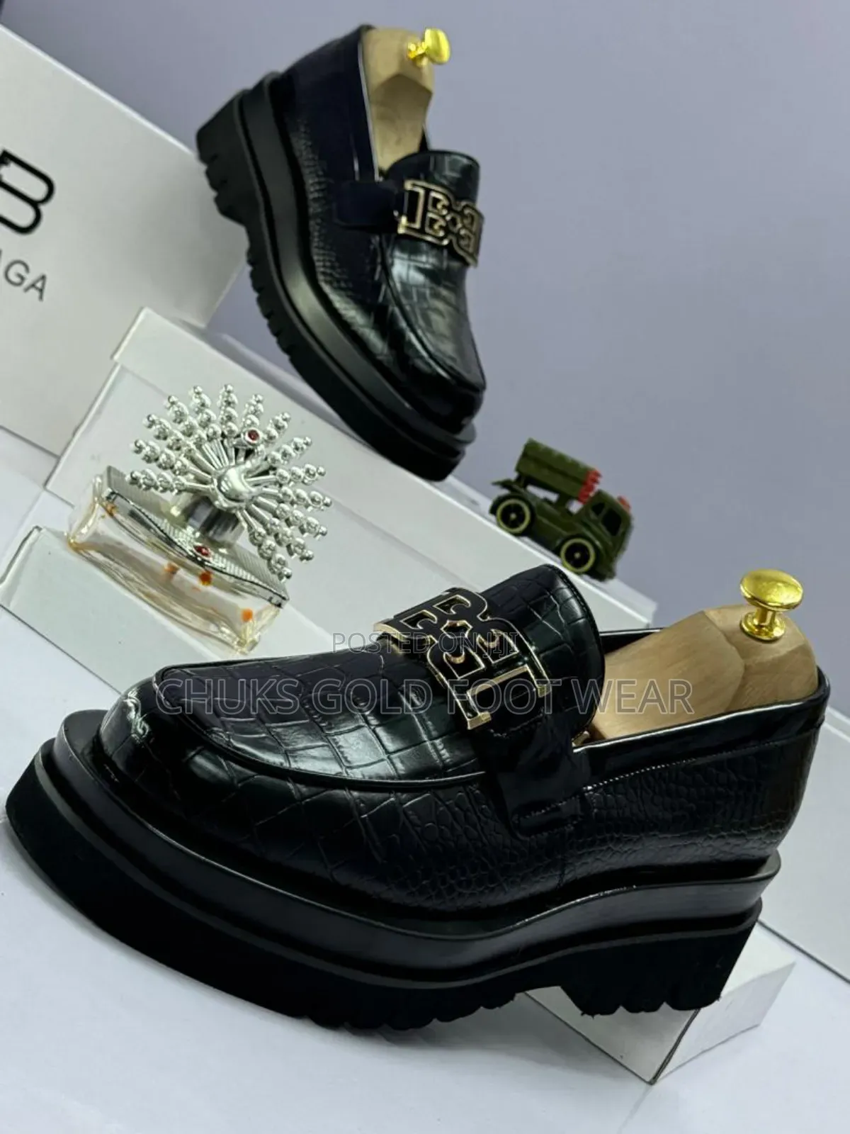 Balenciaga Size Plug  
Sizes 41–47 Black Why Brown 43 - 45?