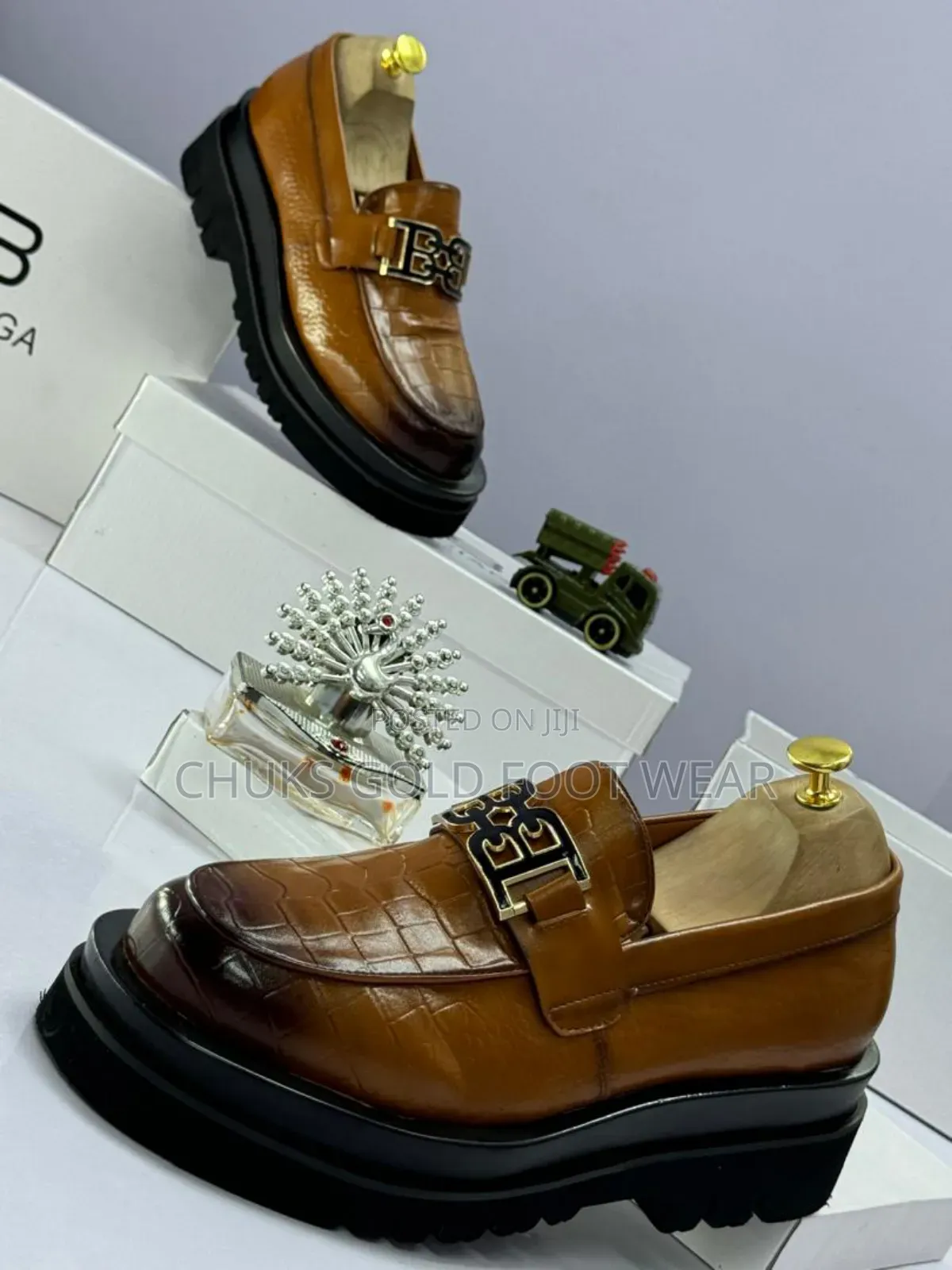 Balenciaga Size Plug  
Sizes 41–47 Black Why Brown 43 - 45?