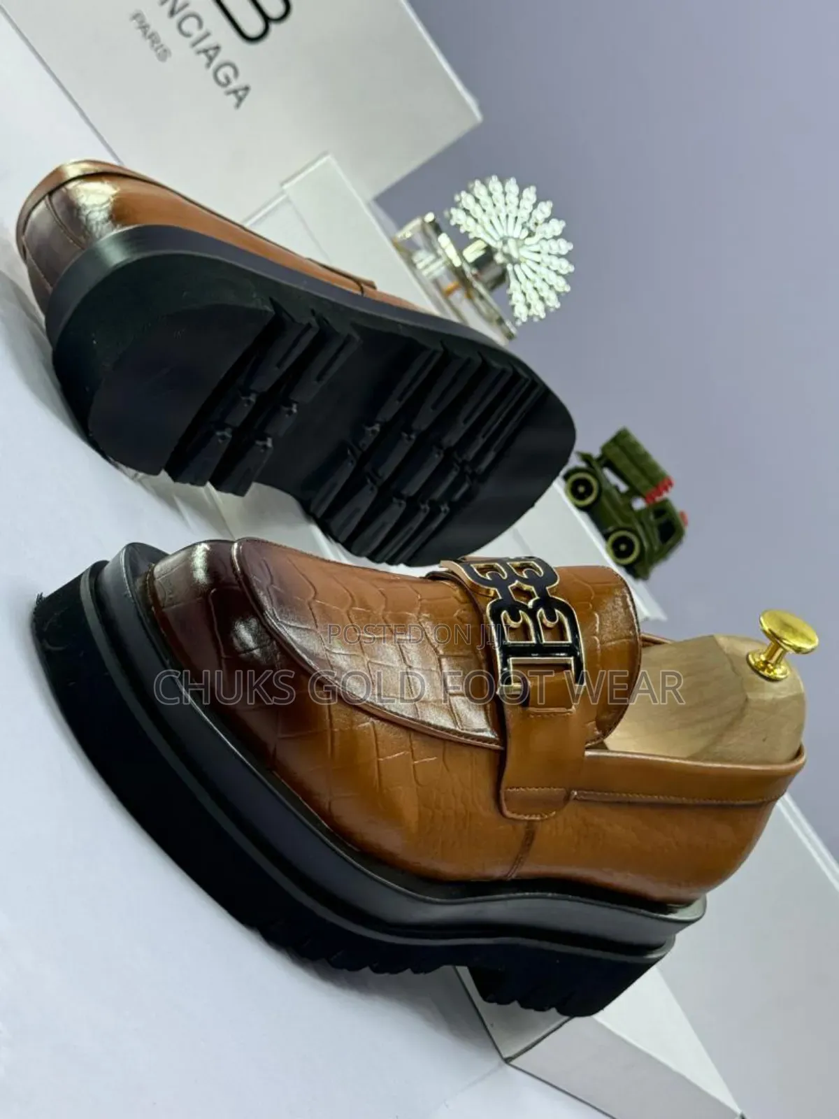 Balenciaga Size Plug  
Sizes 41–47 Black Why Brown 43 - 45?