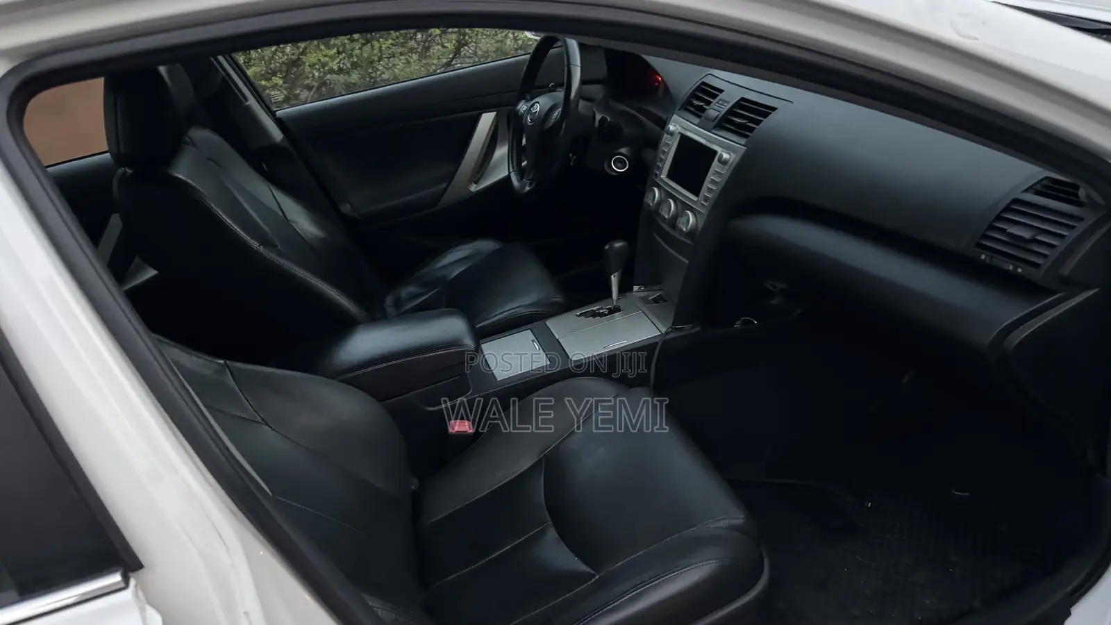 Toyota Camry SE V6 4dr Sedan (3.5L 6cyl 6A) 2011 White