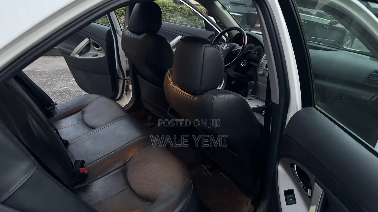 Toyota Camry SE V6 4dr Sedan (3.5L 6cyl 6A) 2011 White