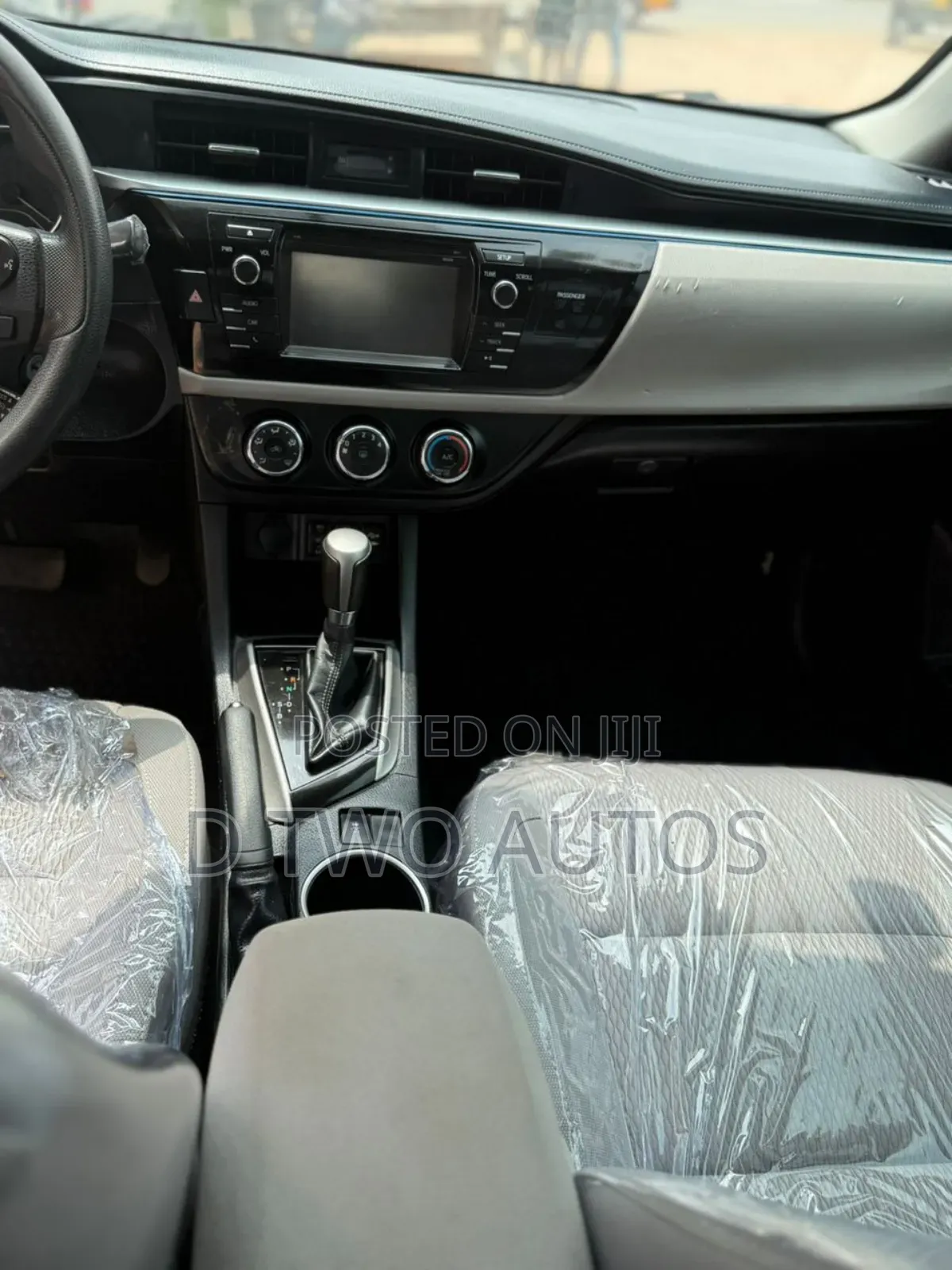 Toyota Corolla LE Eco Premium 4dr Sedan (1.8L 4cyl CVT) 2015 Silver