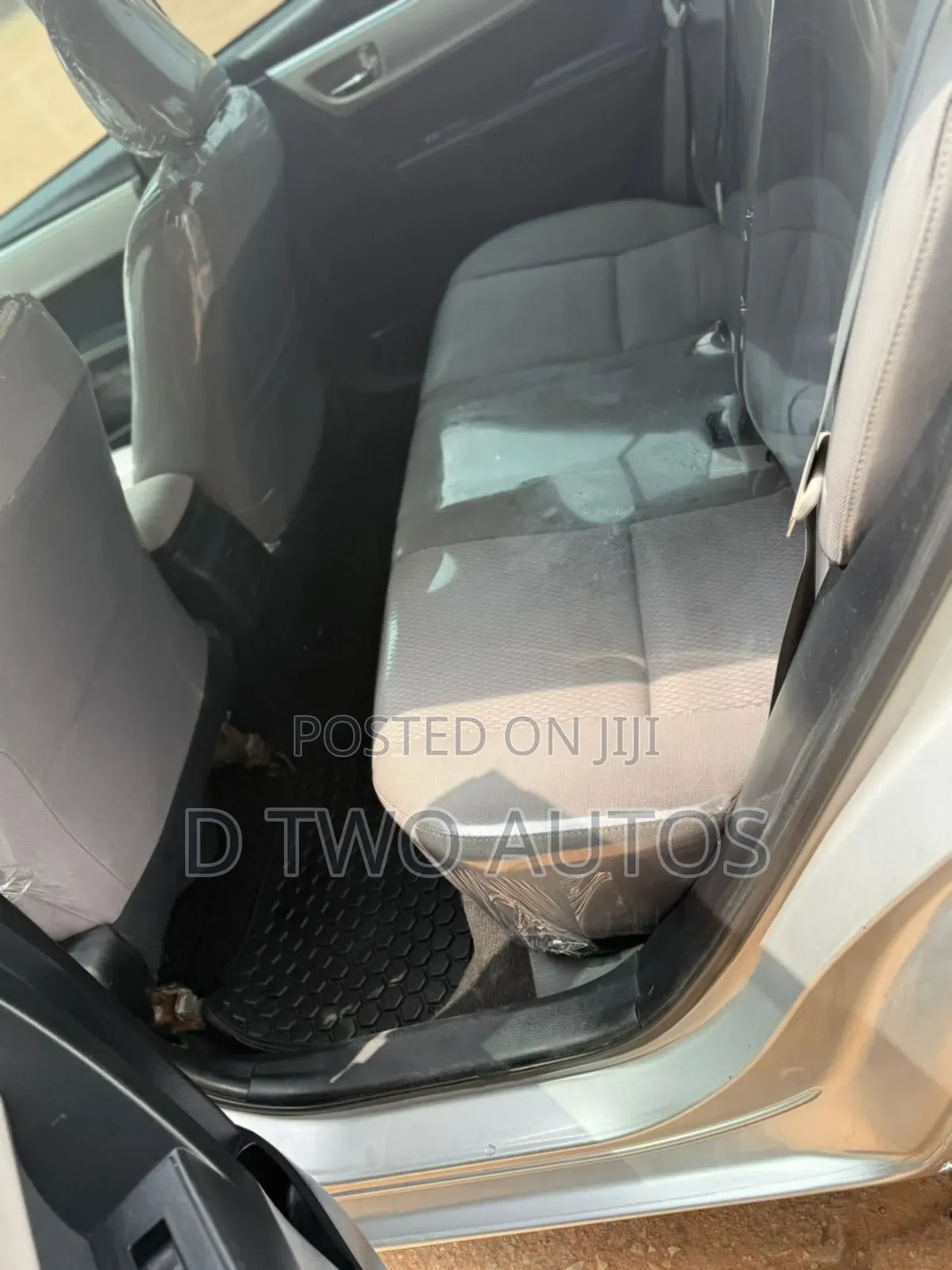 Toyota Corolla LE Eco Premium 4dr Sedan (1.8L 4cyl CVT) 2015 Silver