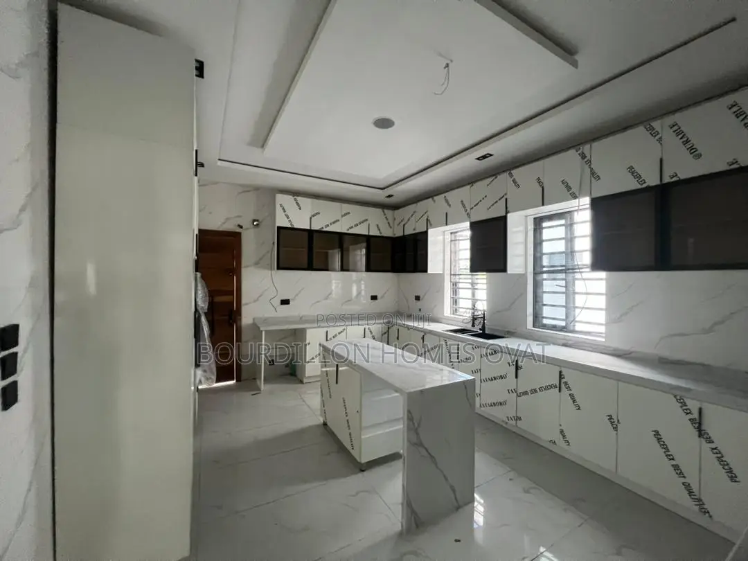 5bdrm Duplex in Ajah for sale