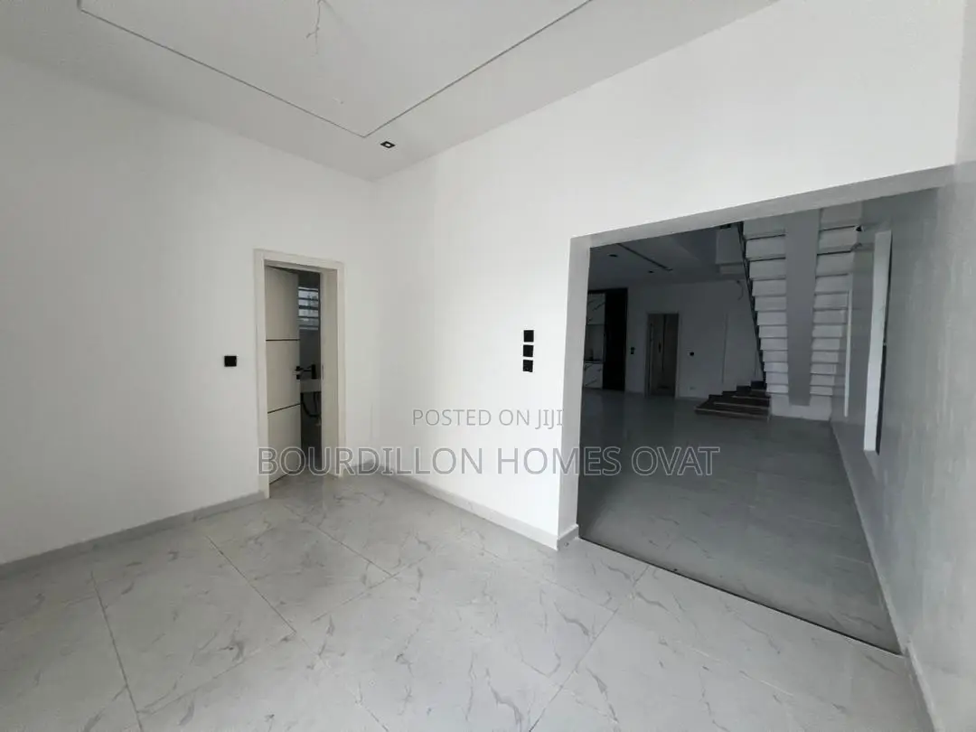 5bdrm Duplex in Ajah for sale