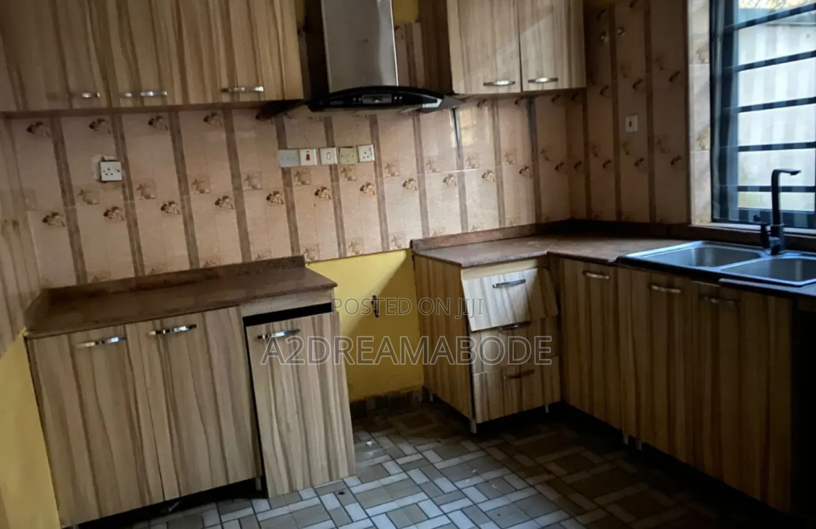 4bdrm Duplex in Magodo Phase 1 for rent