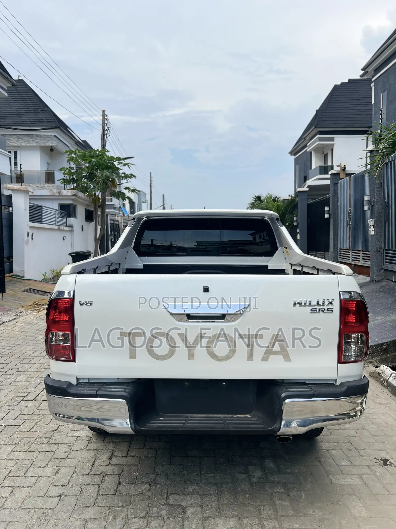 Toyota Hilux 2020 White