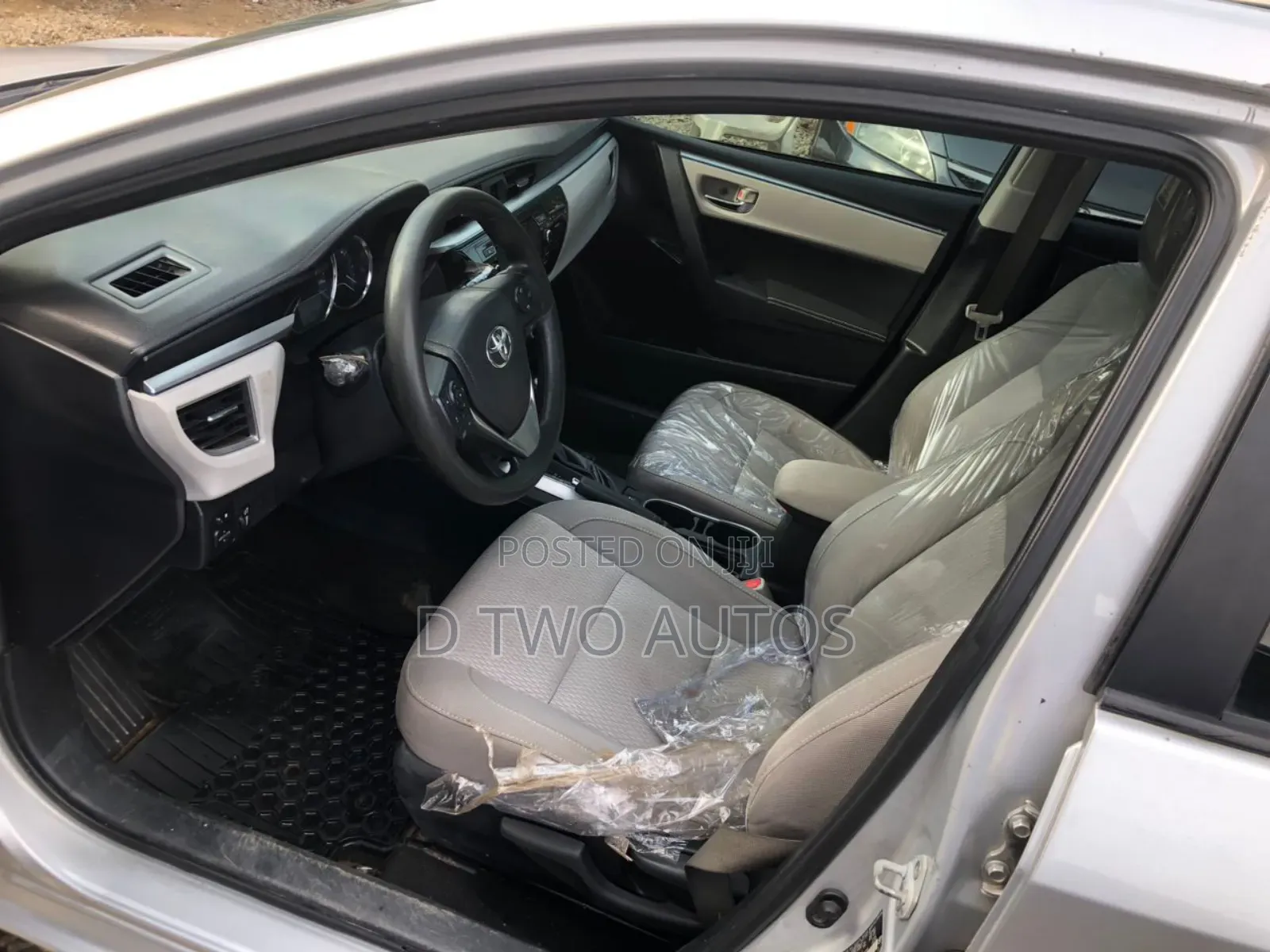 Toyota Corolla LE Eco Plus 4dr Sedan (1.8L 4cyl CVT) 2014 Silver