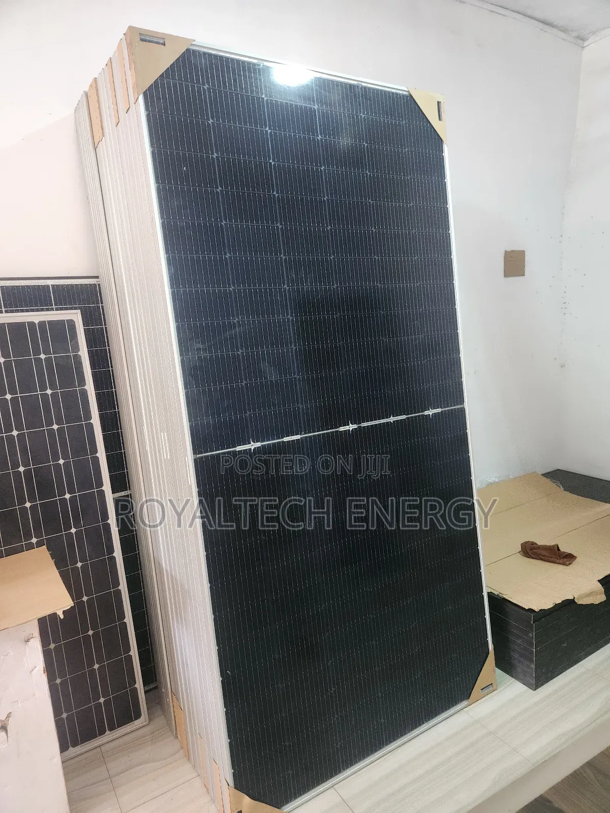 High Efficiency Jinko Solar Panels 650w 144cell Half Cut