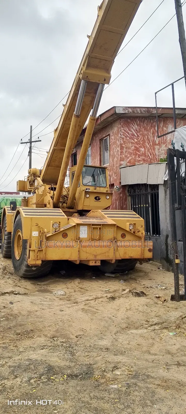Grove 40 Tons Motor Crain