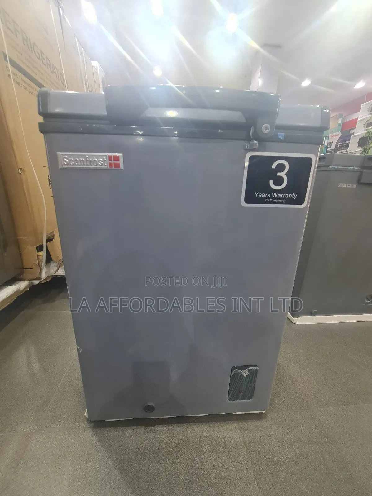 Scanfrost Chest Freezer Model: Sfl111-Ecofresh