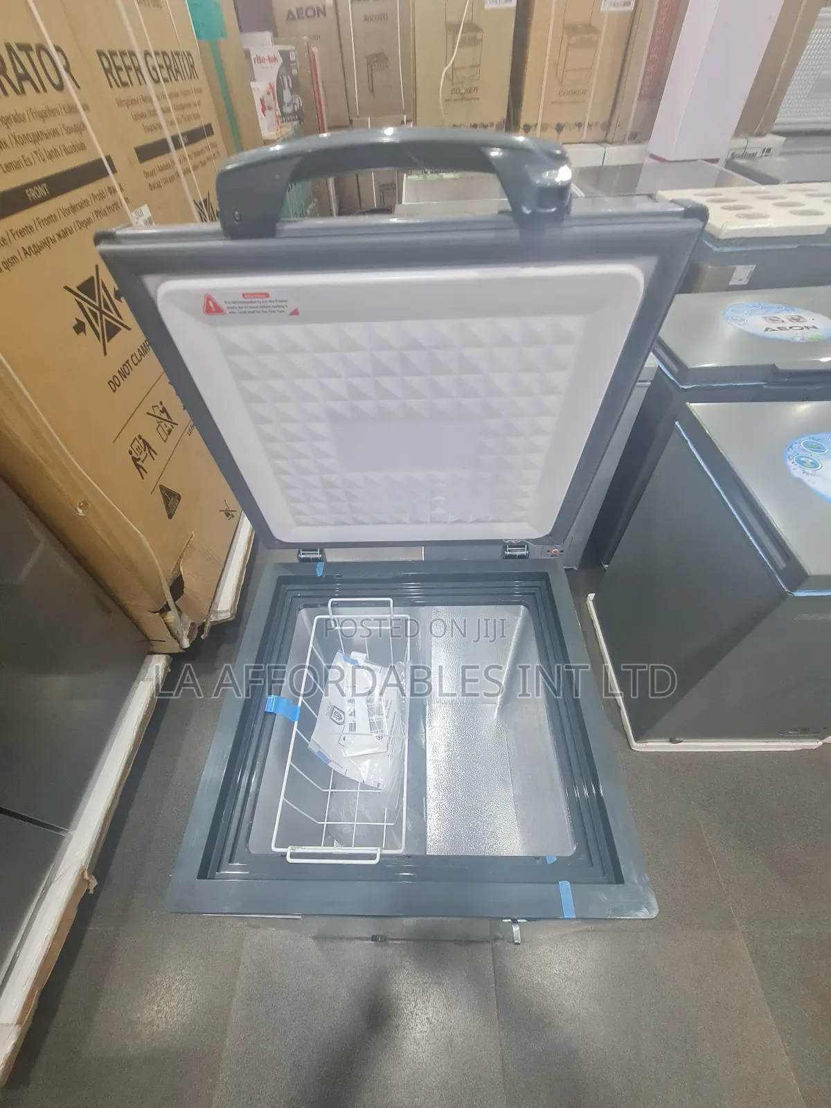 Scanfrost Chest Freezer Model: Sfl111-Ecofresh