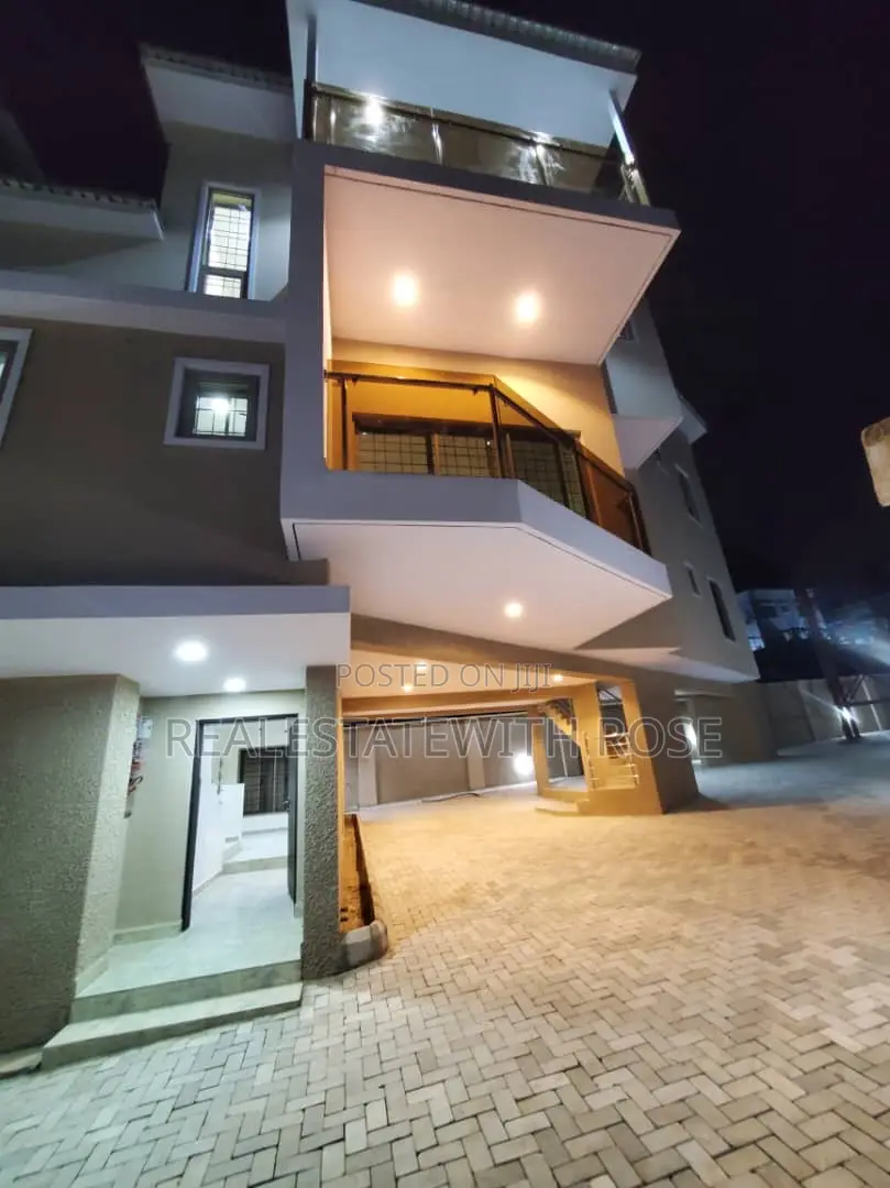 4bdrm Duplex in Mini Estate, Guzape District for sale