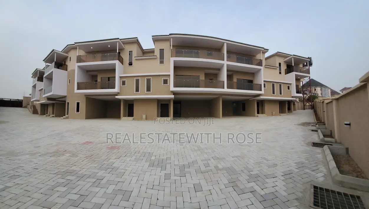 4bdrm Duplex in Mini Estate, Guzape District for sale