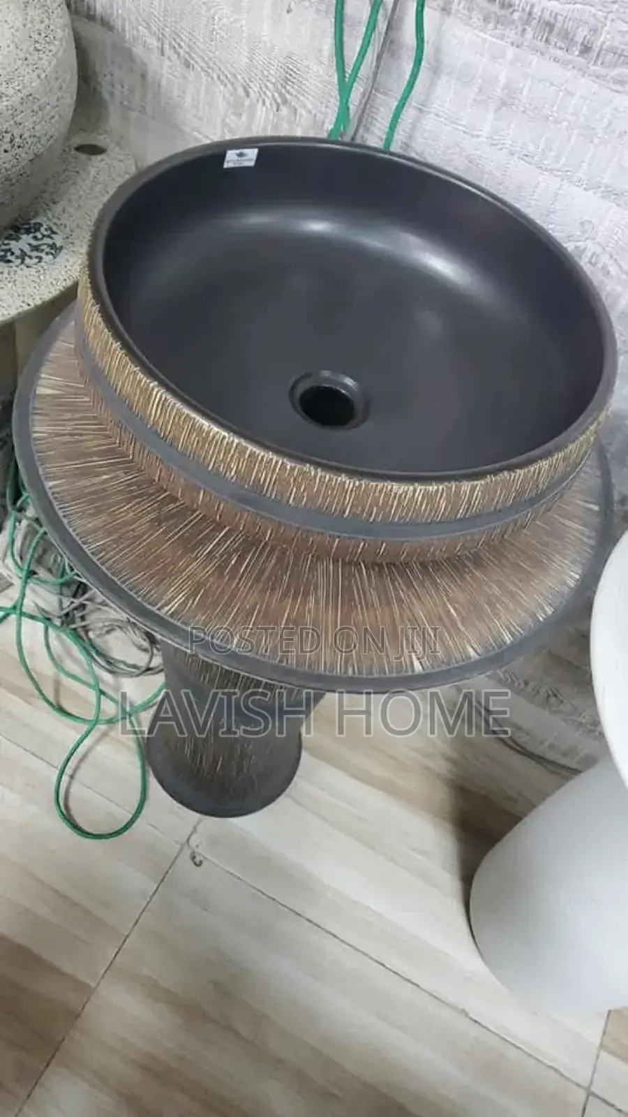 Ceramic Pedestal Wash Basin.
