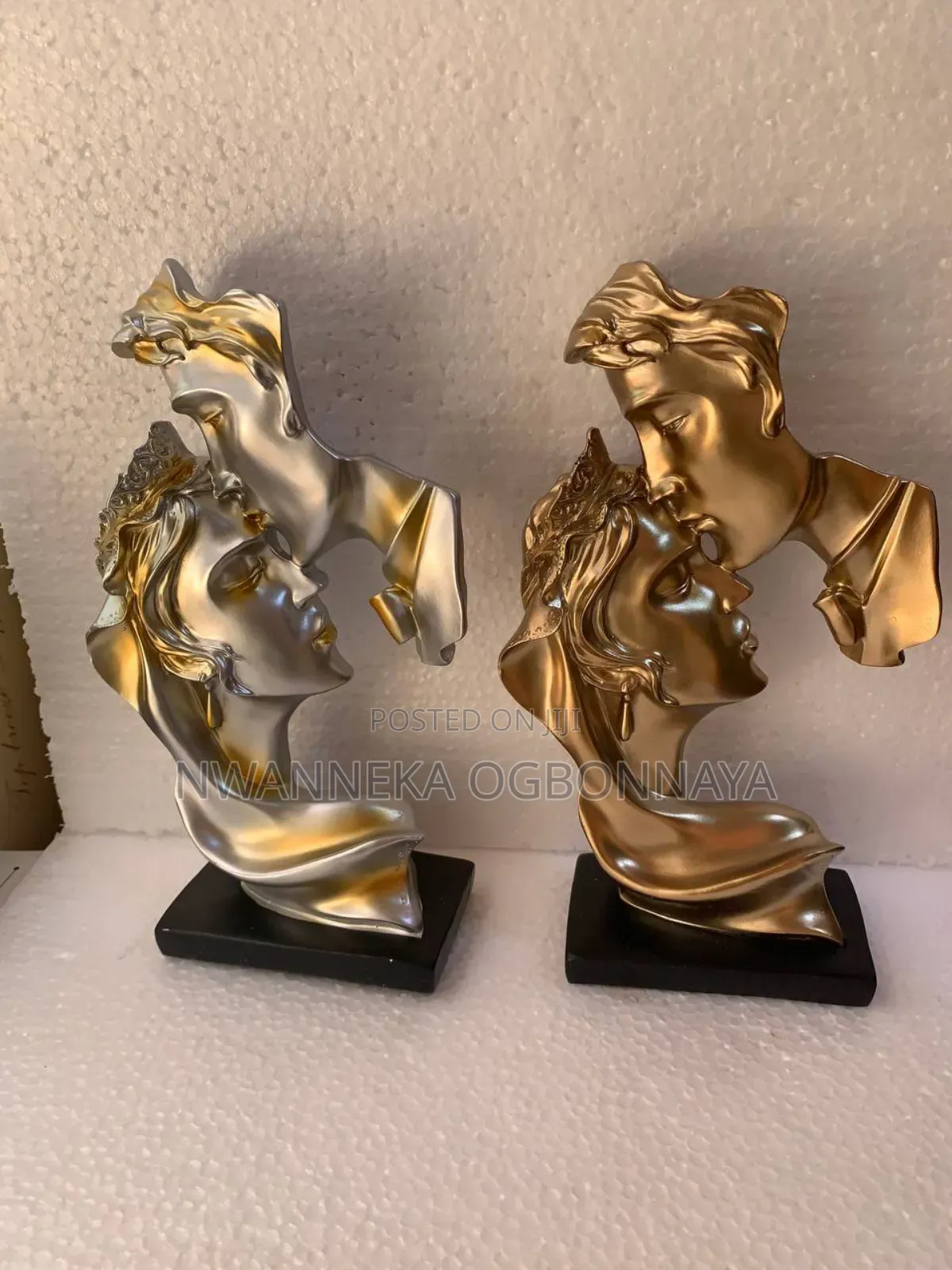 European Style Figure Kiss Lovers
