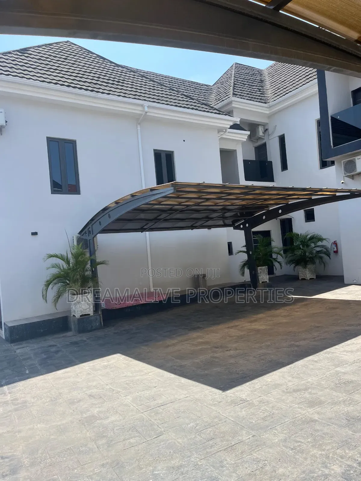 4bdrm Duplex in Estate, Gwarinpa for sale
