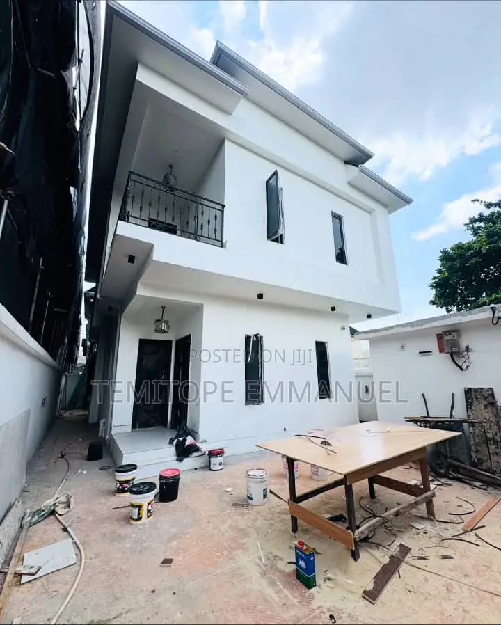 Furnished 4bdrm Duplex in Surulere, Lagos for sale
