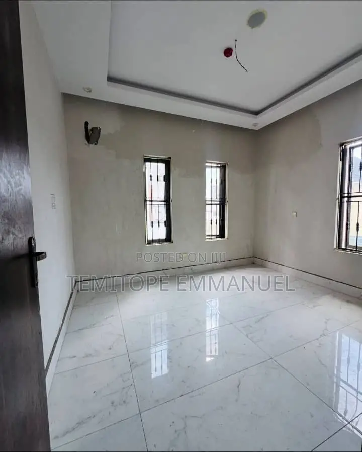 Furnished 4bdrm Duplex in Surulere, Lagos for sale