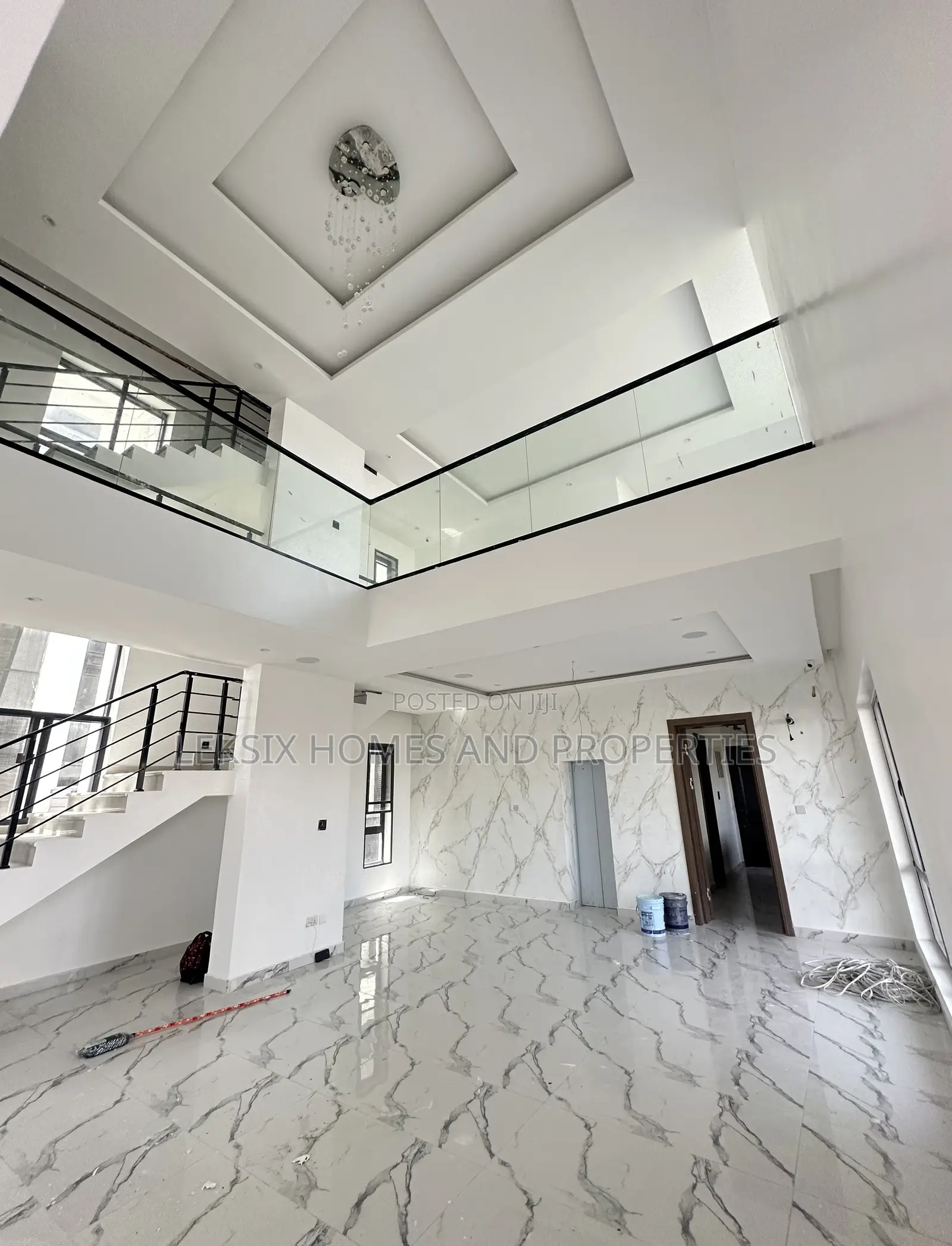 5bdrm Duplex in A Well Secured, Ikate for sale
