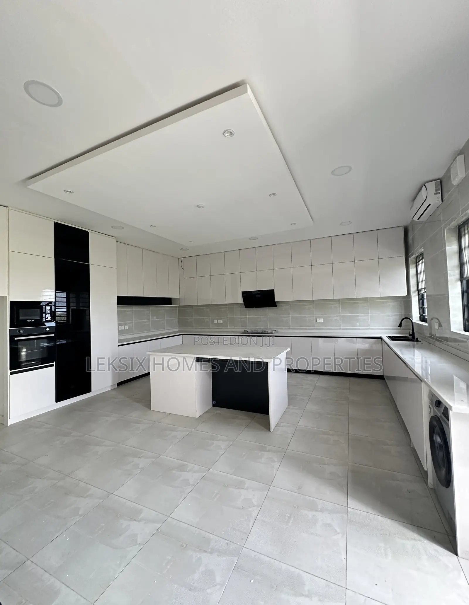 5bdrm Duplex in A Well Secured, Ikate for sale