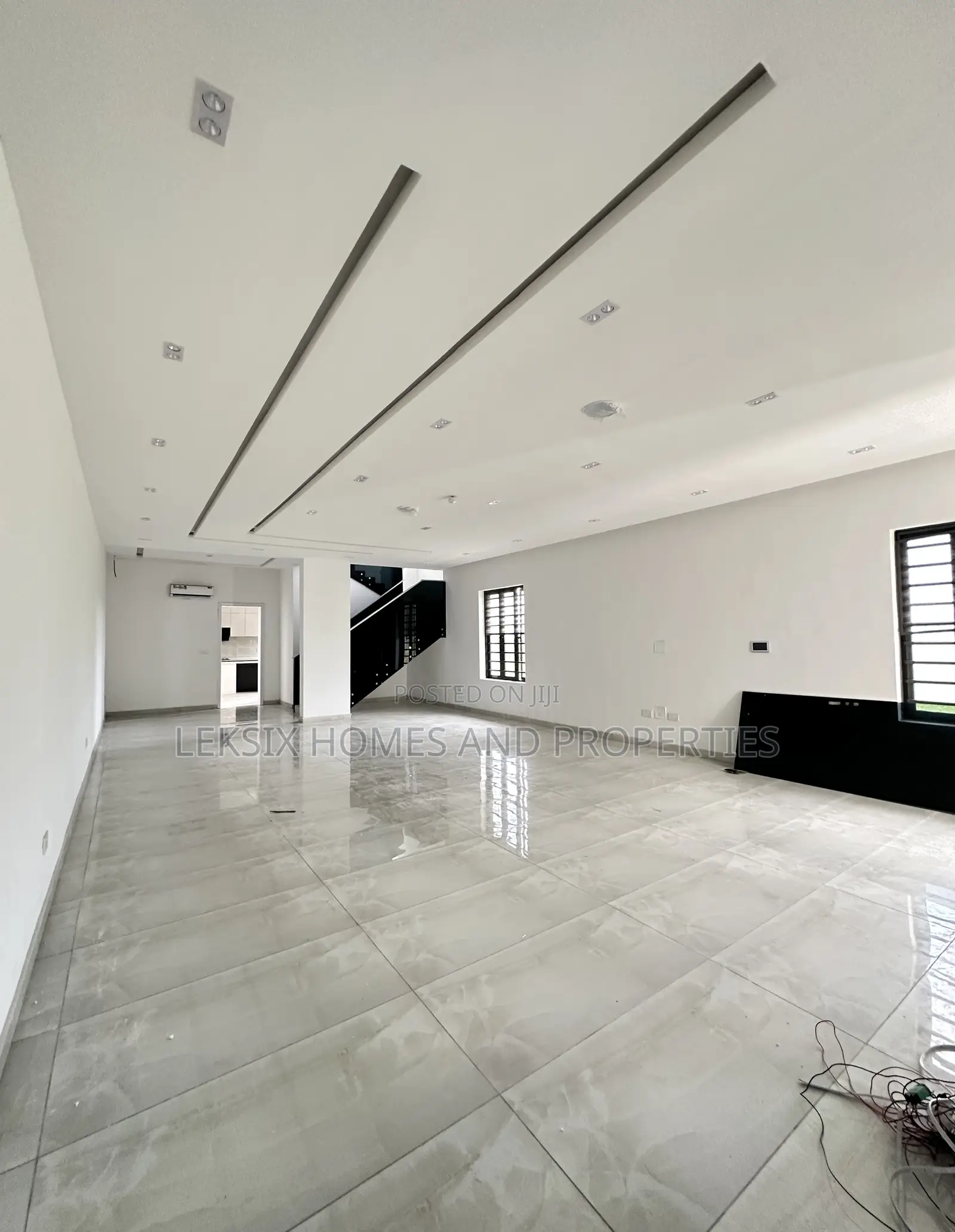 5bdrm Duplex in A Well Secured, Ikate for sale